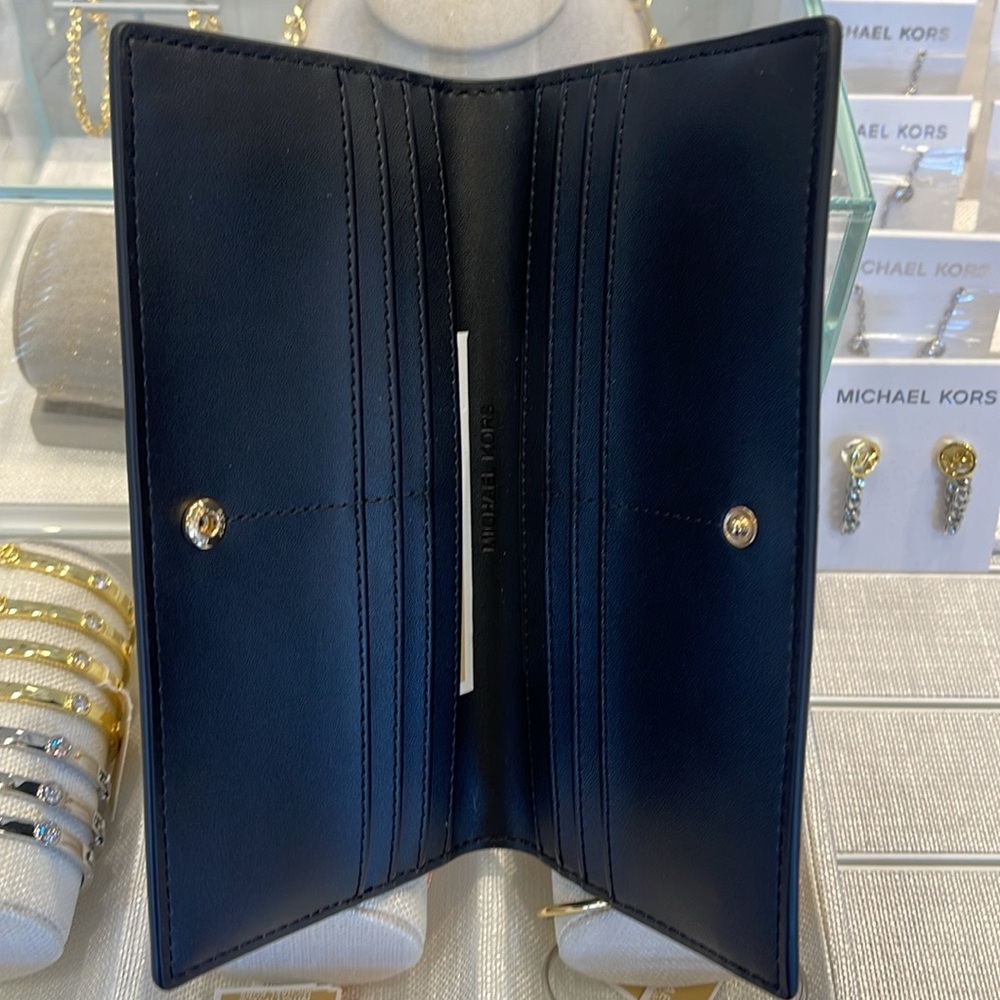 Michael Kors Reed Large Bifold Pebbled Leather Snap Wallet Card Case 
Black 
NWT - Picture 8 of 16